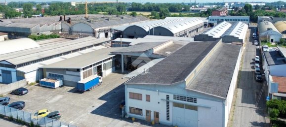 Entrepôt à Cremona, Italy 3500m² No. 286182 2