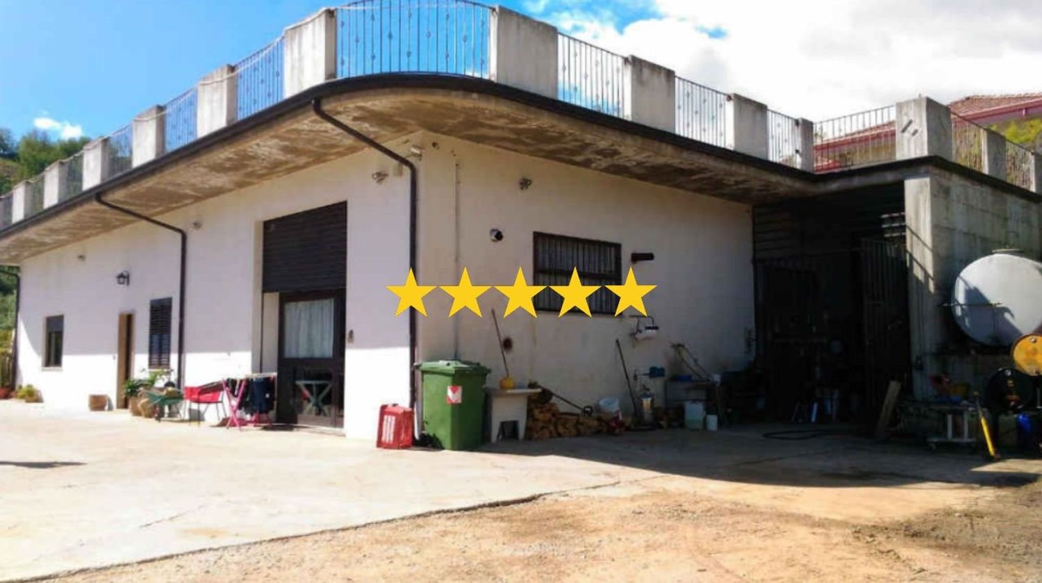 7 rooms Apartment in Luzzi, Italy No. 181456