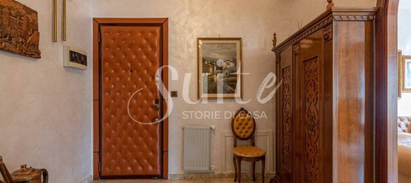 4 bedrooms Apartment in Palermo, Italy No. 221802 3