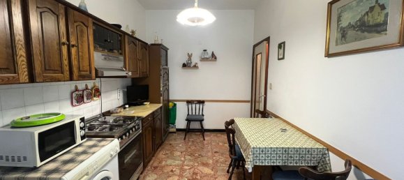 2-salle Appartement à Spotorno, Italy No. 12776 3