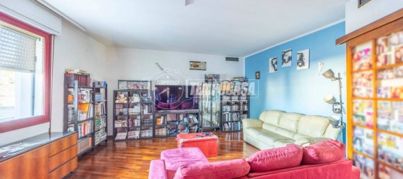 4 bedrooms Apartment in Treviso, Italy No. 322265 4