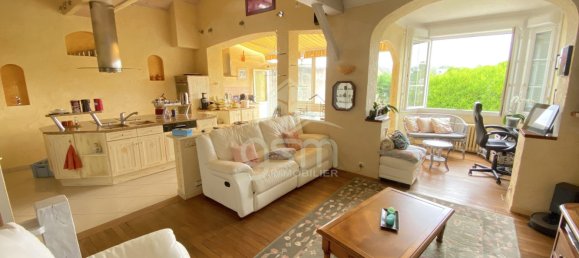 Casa de 3 dormitorios en Sainte-Maure-de-Touraine, France No. 263611 2