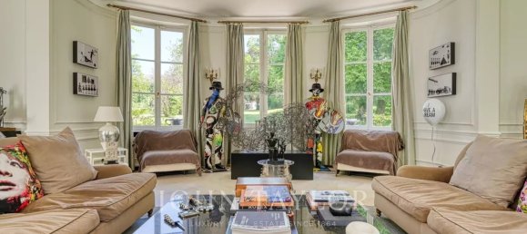 Замки и поместья с 7 спальнями в Шантийи, Франция № 293143 6