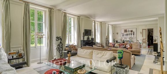 Замки и поместья с 7 спальнями в Шантийи, Франция № 293143 7