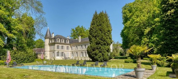 Замки и поместья с 7 спальнями в Шантийи, Франция № 293143 2