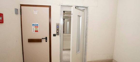 2 bedrooms Apartment in Genoa, Italy No. 371159 17