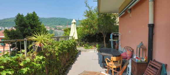 2 bedrooms Apartment in Genoa, Italy No. 371159 3