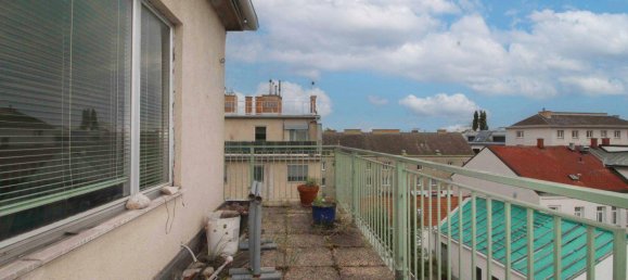 Apartamento de 1 dormitorio en Schwechat, Austria No. 253397 3