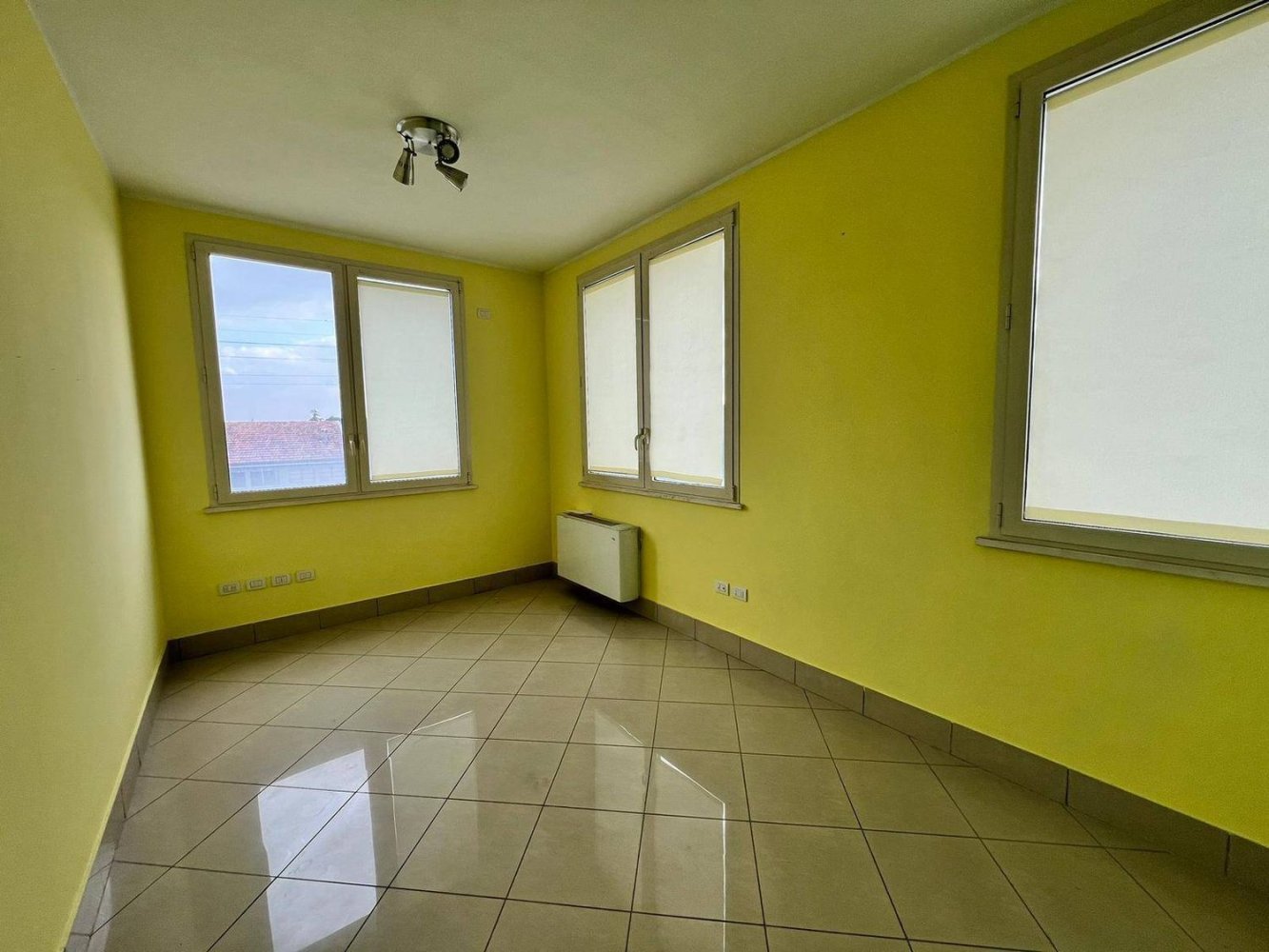 55m² Office in Cesena, Italy No. 342611