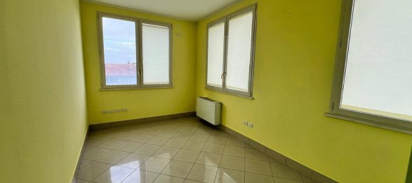 55m² Office in Cesena, Italy No. 342611 3