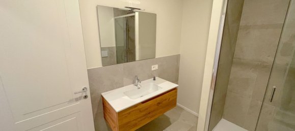 Квартира с 2 комнатами в Савона, Италия № 77465 12