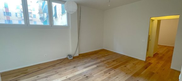 Квартира с 2 комнатами в Савона, Италия № 77465 6