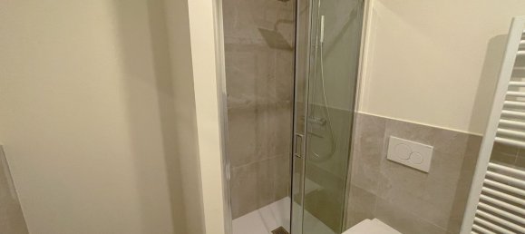 Квартира с 2 комнатами в Савона, Италия № 77465 13