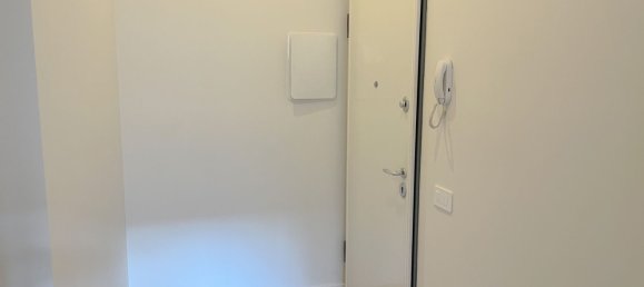 Квартира с 2 комнатами в Савона, Италия № 77465 7