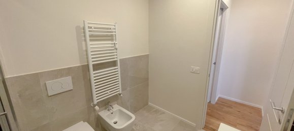 Квартира с 2 комнатами в Савона, Италия № 77465 15