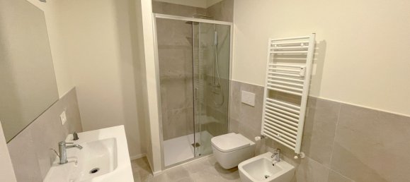 Квартира с 2 комнатами в Савона, Италия № 77465 14