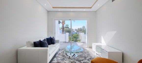 Квартира с 2 спальнями в Эстепона, Испания № 101946 2