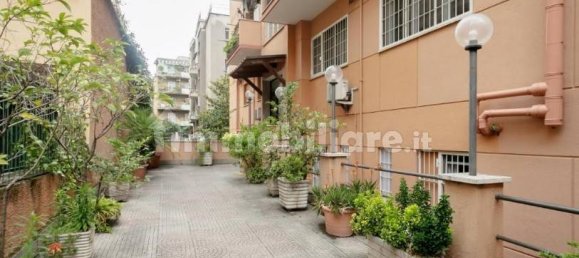 3 bedrooms Apartment in Rome, Italy No. 347965 10