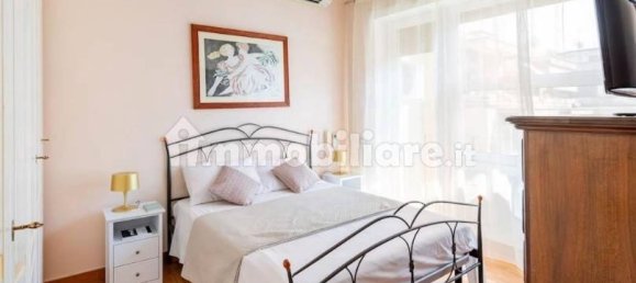 3 bedrooms Apartment in Rome, Italy No. 347965 8