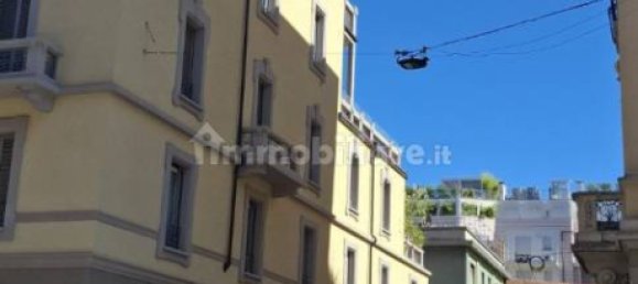 1 bedroom Apartment in Milan, Italy No. 319983 2