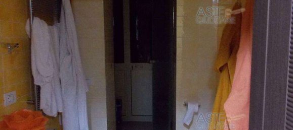 2 rooms Apartment in Portici, Italy No. 13974 75