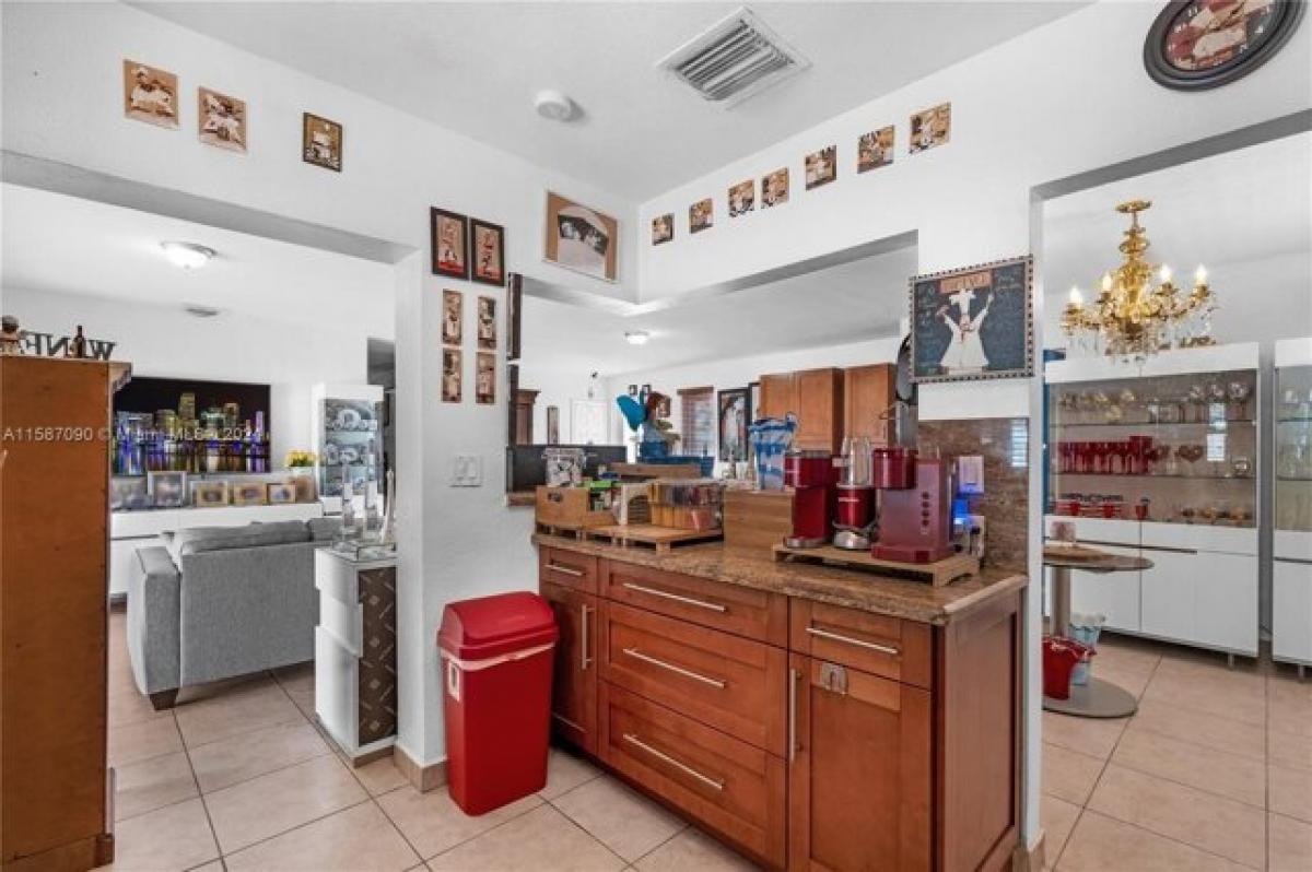 4 bedrooms House in Miami, USA No. 208222