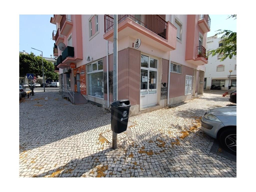 110m² Commercial property in Monte Gordo, Portugal No. 193775