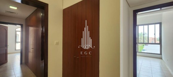 5 bedrooms Villa in Abu Dhabi Gate City, UAE No. 24893 11