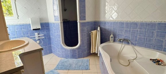 5 bedrooms Villa in Flayosc, France No. 319963 3