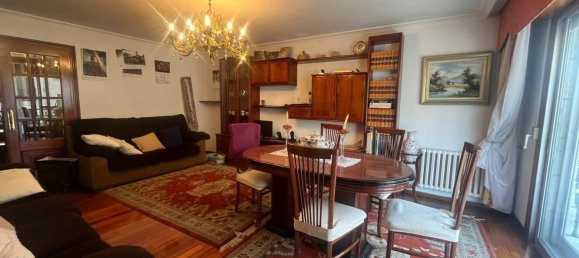 4 bedrooms Apartment in A Caniza, Spain No. 178045 8