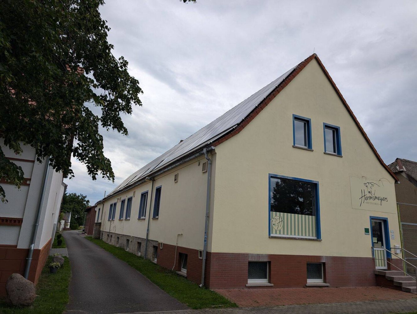 Коммерческая недвижимость 1100м² в Зальцведель, Германия № 245622