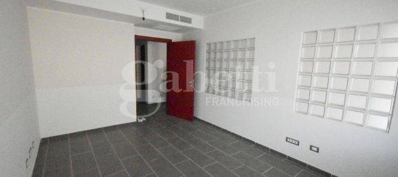2 rooms Office in Olbia, Italy No. 338365 2