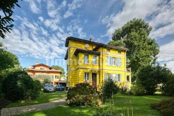 3 Schlafzimmer Villa in Stresa, Italy, Nr. 66710