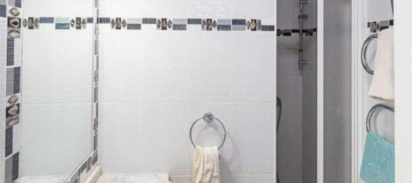 4 bedrooms Villa in Malaga, Spain No. 176212 4