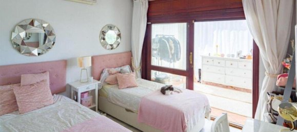 4 bedrooms Villa in Malaga, Spain No. 176212 3