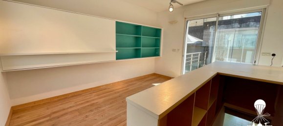 Коммерческая недвижимость с 1 спальней в Нант, Франция № 100960 3