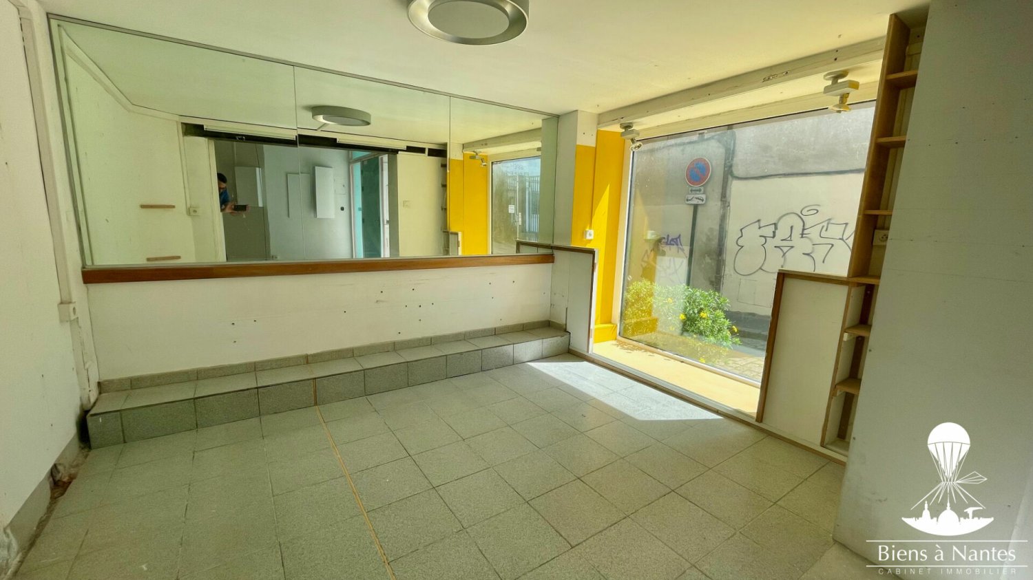 Коммерческая недвижимость с 1 спальней в Нант, Франция № 100960