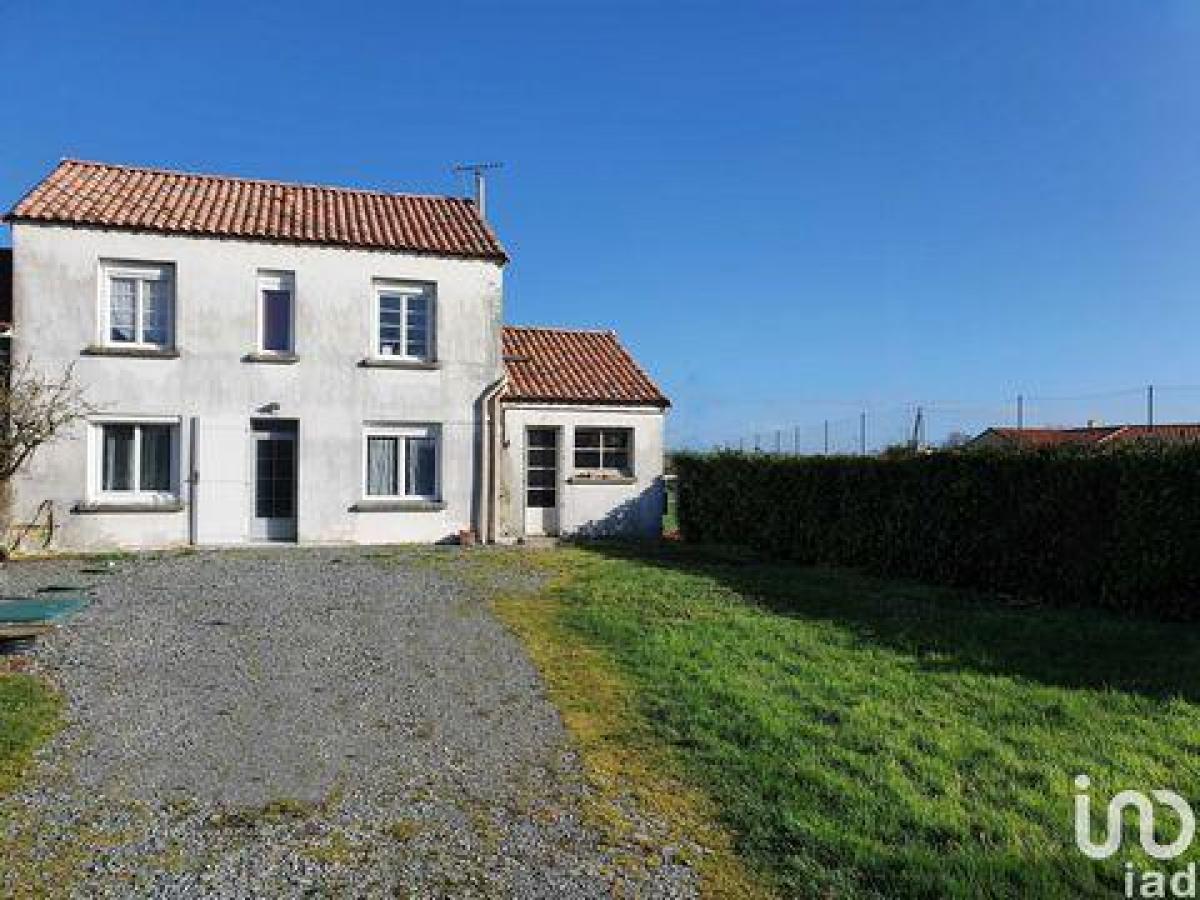 Casa de 4 dormitorios en Antigny, France No. 30898