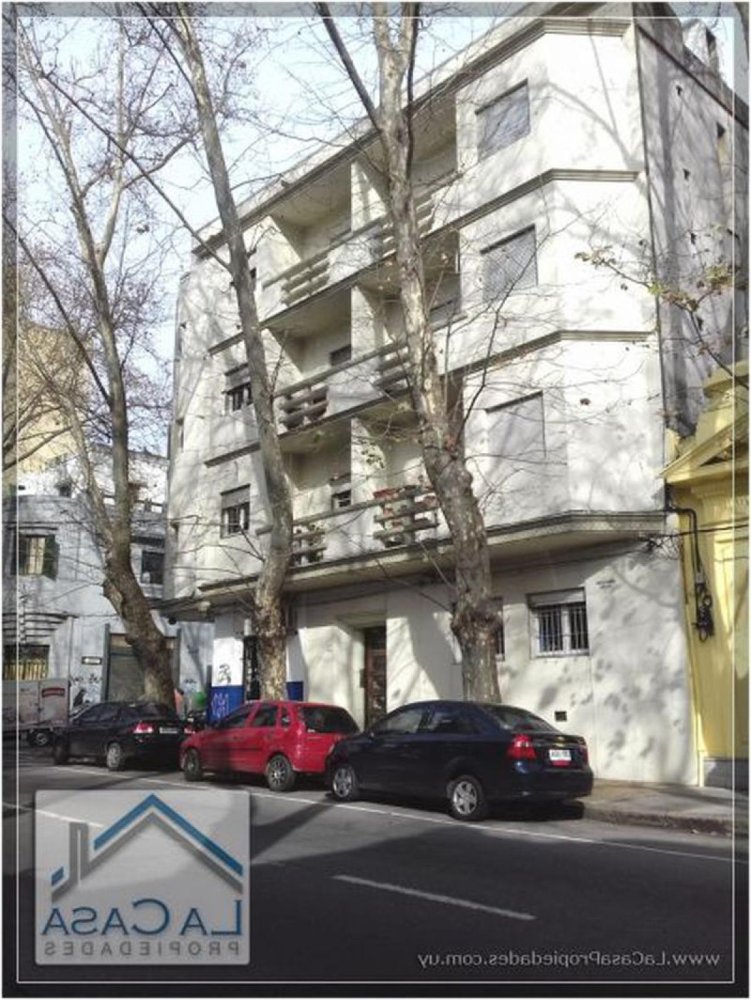 3 bedrooms House in Montevideo, Uruguay No. 5914