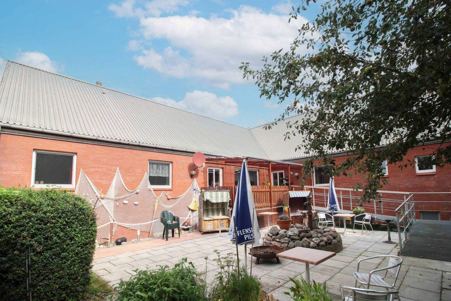 Apartamento de 9 dormitorios en Plon, Germany No. 331881