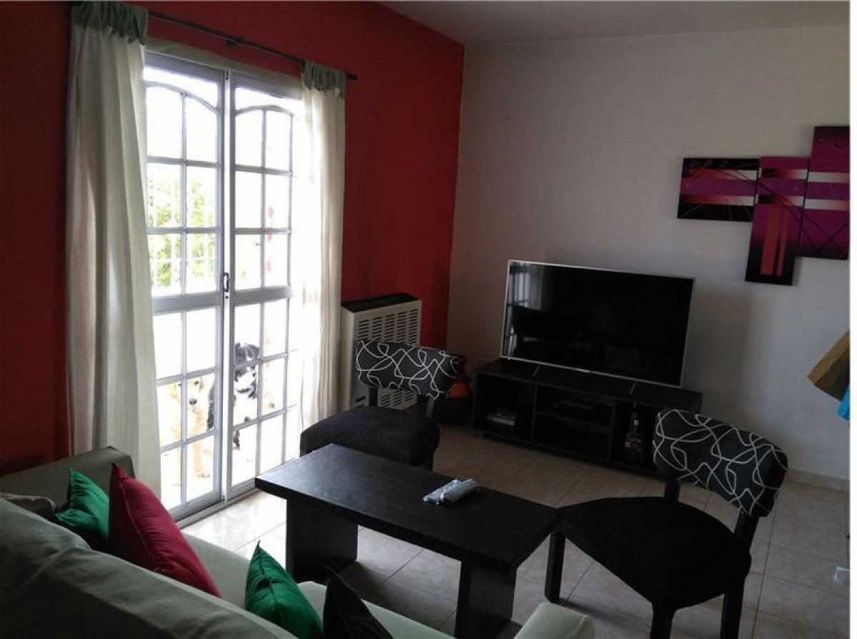 2 bedrooms House in Neuquen, Argentina No. 11625