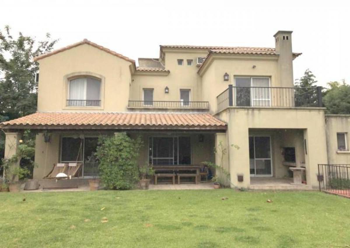 3 bedrooms House in Tigre, Argentina No. 12770