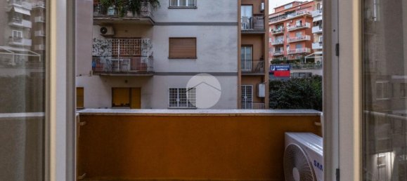 Apartamento de 3 habitaciónes en Rome, Italy No. 5621 22