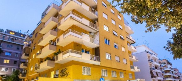 Apartamento de 3 habitaciónes en Rome, Italy No. 5621 25