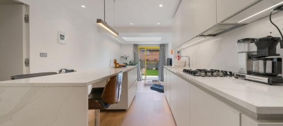 2 Schlafzimmer Wohnung in London, United Kingdom, Nr. 4567 7