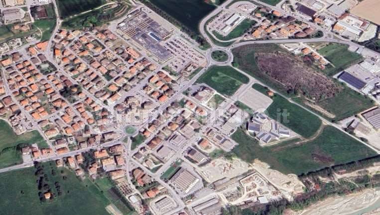 1 room Garage in Fermo, Italy No. 272718