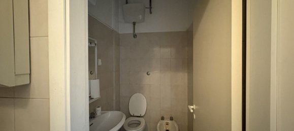 Bureau à Civitanova Marche, Italy 350m² No. 326613 11