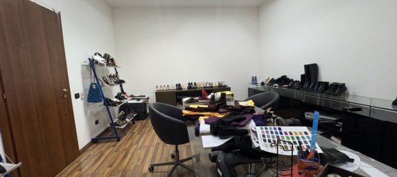 Bureau à Civitanova Marche, Italy 350m² No. 326613 4