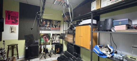 Bureau à Civitanova Marche, Italy 350m² No. 326613 12