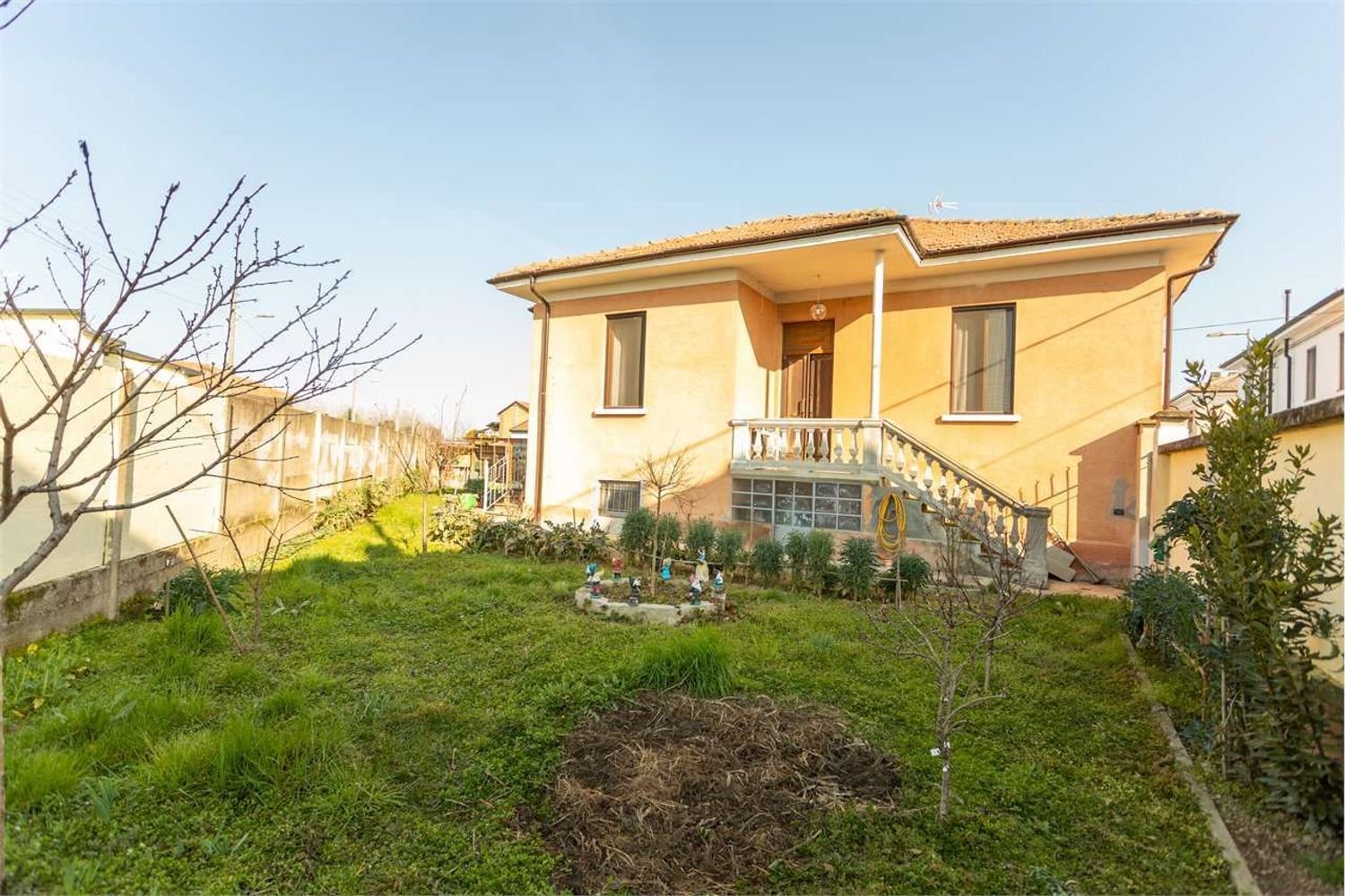 3 rooms Villa in Palestro, Italy No. 131418